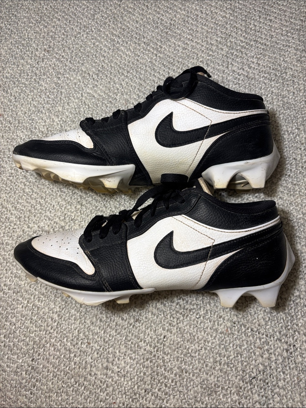 Jordan 1 Low TD Football Cleats
Panda Black White AJ1 Men's Size 10.5 - Picture 1 of 9